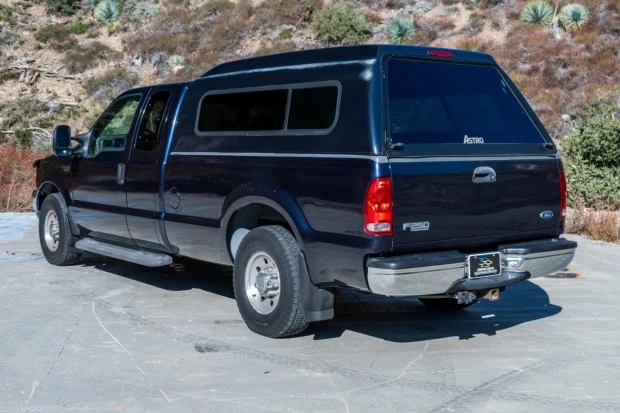 2000 Ford Super Duty 1st Gen - Image 2 of 8