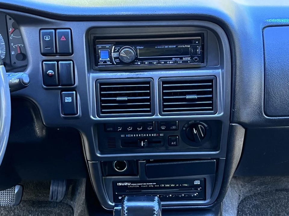 2000 Isuzu VehiCROSS - Image 30 of 31