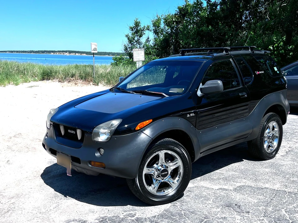 2000 Isuzu VehiCROSS - Image 2 of 31
