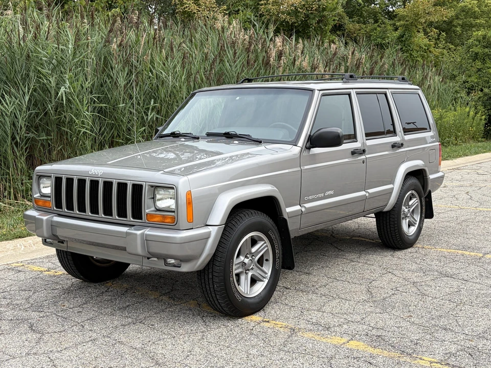 2000 Jeep XJ Cherokee - Image 5 of 31