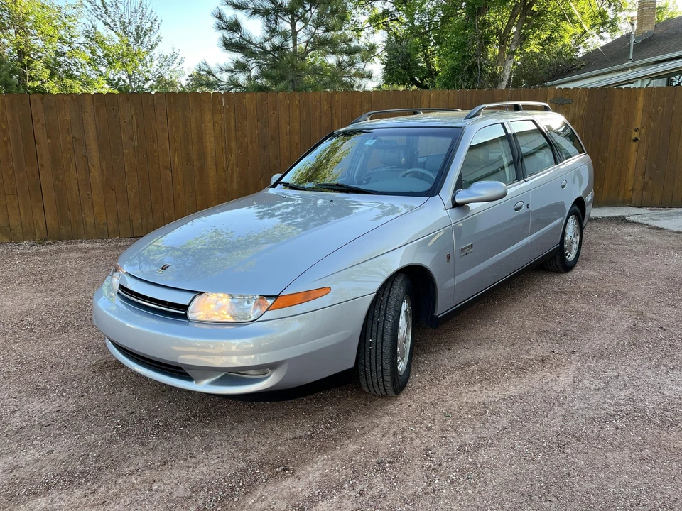 2000 Saturn - Image 2 of 31
