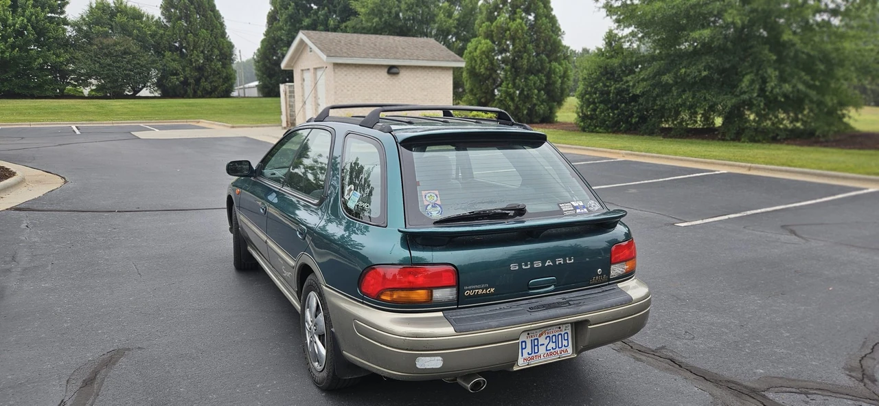 2000 Subaru Impreza 1st Gen - Image 10 of 31