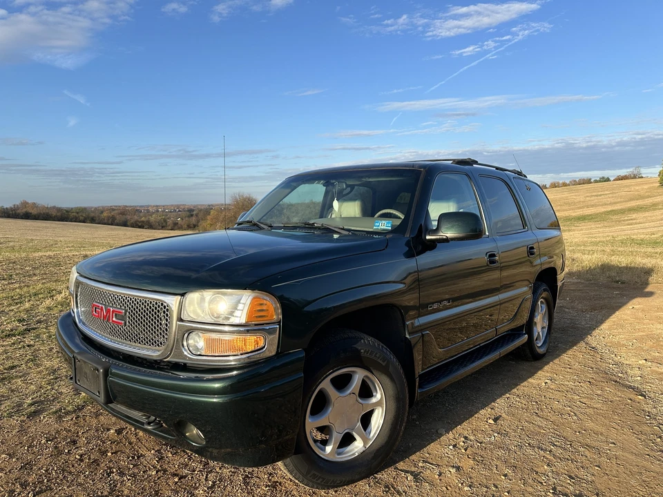 2001 GMC Yukon 2nd Gen - Image 3 of 31