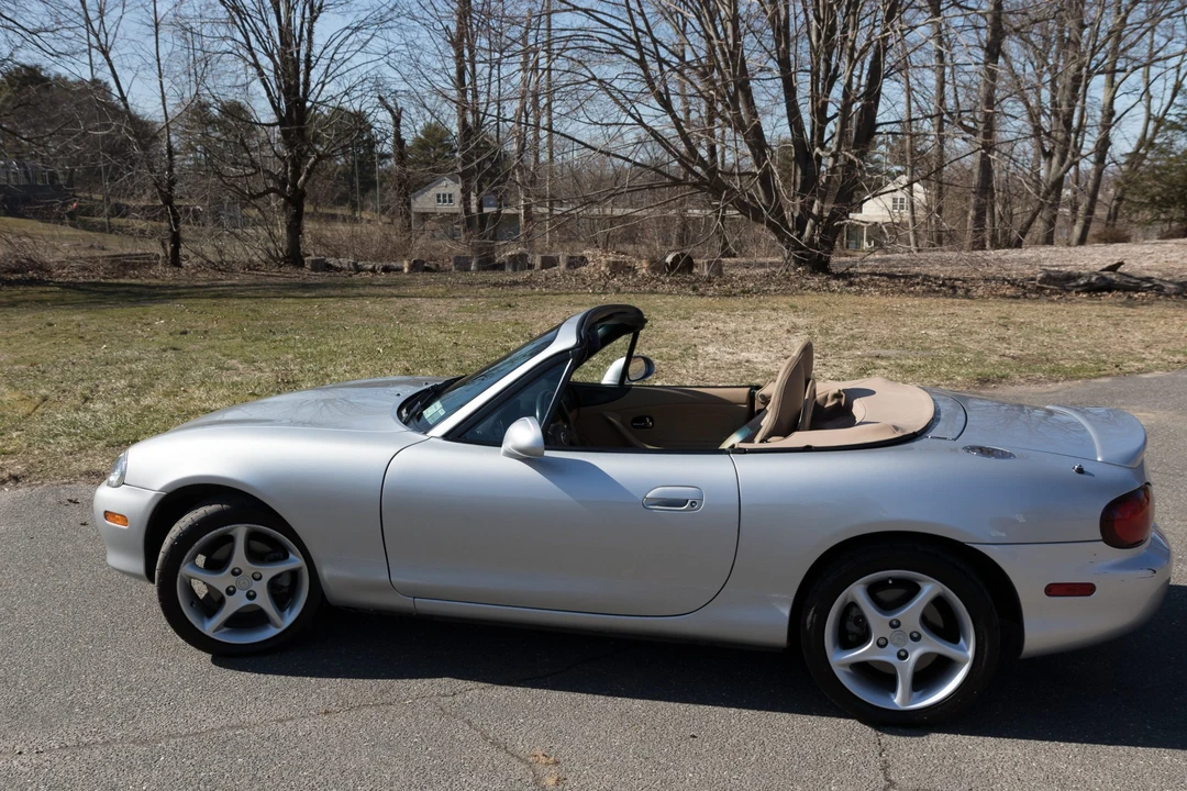 2001 Mazda NB MX-5 Miata - Image 5 of 31