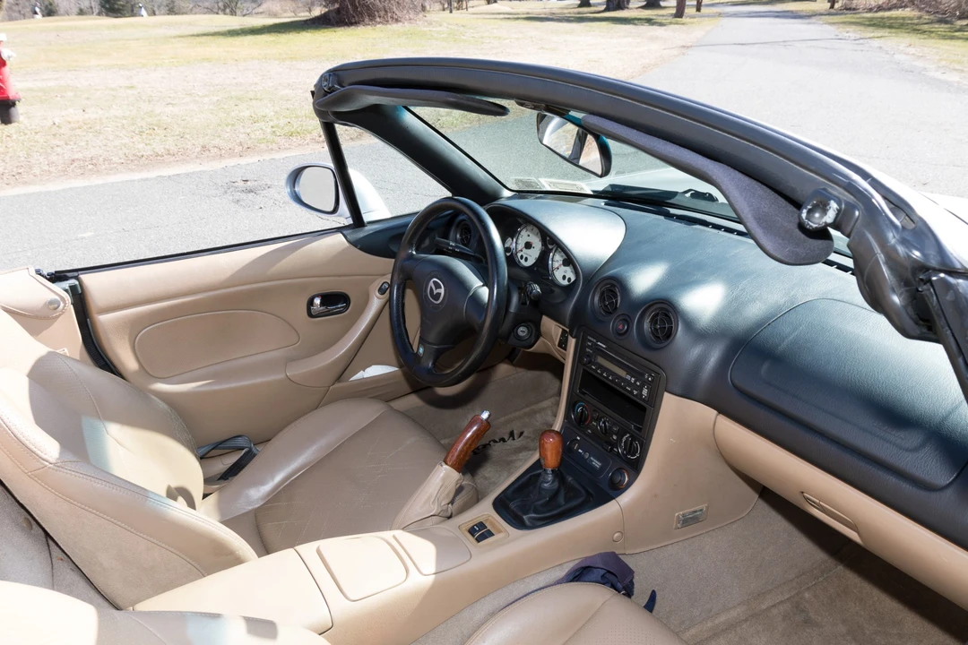2001 Mazda NB MX-5 Miata - Image 18 of 31