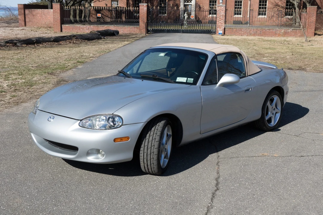 2001 Mazda NB MX-5 Miata - Image 2 of 31