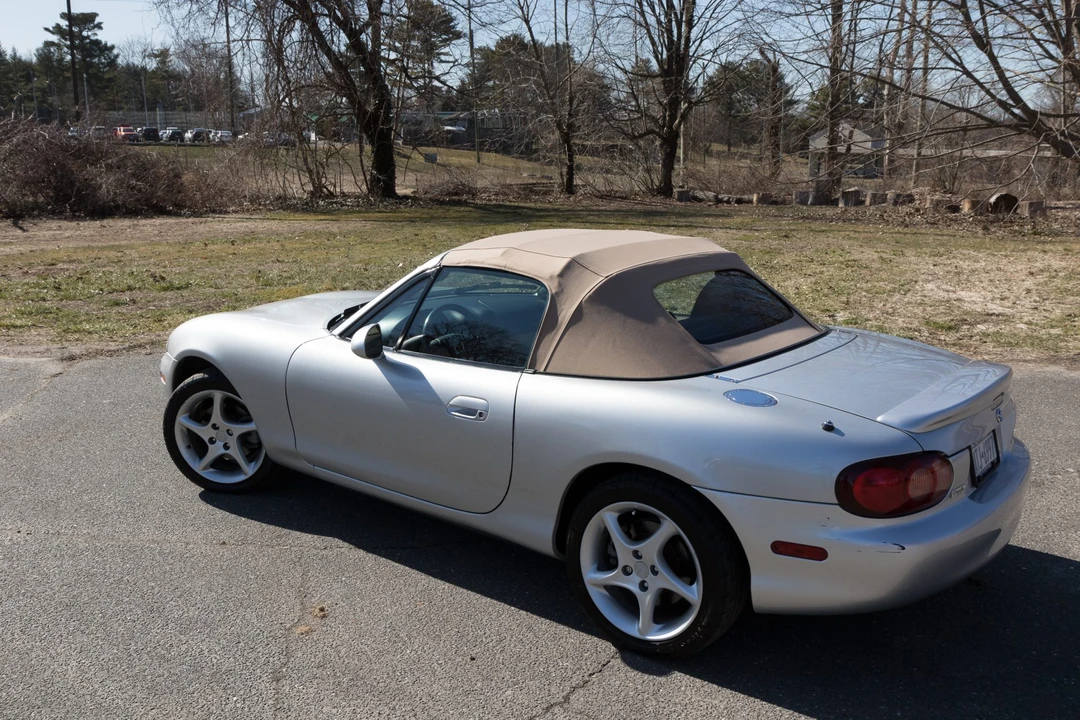 2001 Mazda NB MX-5 Miata - Image 6 of 31