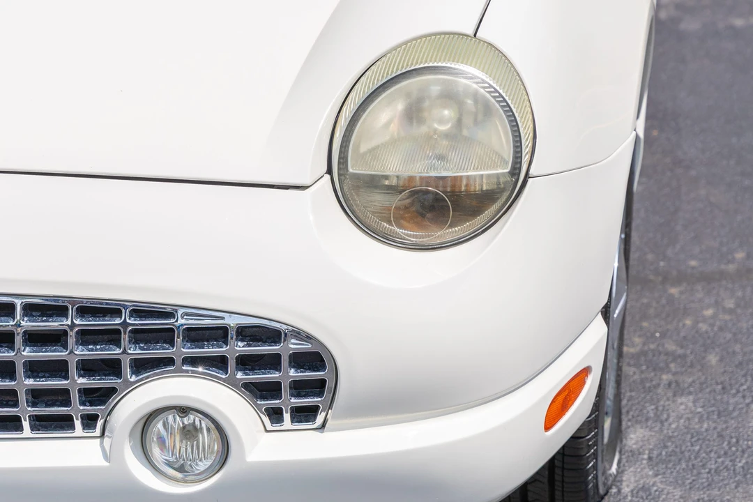 2002 Ford Thunderbird 11th Gen - Image 13 of 31