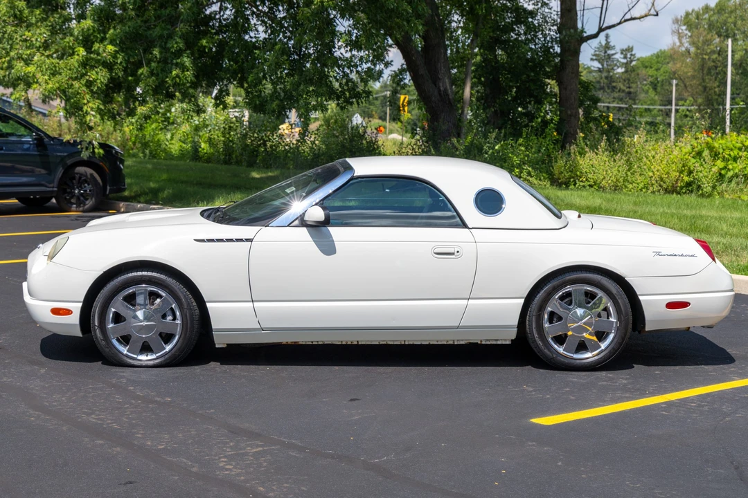 2002 Ford Thunderbird 11th Gen - Image 2 of 31