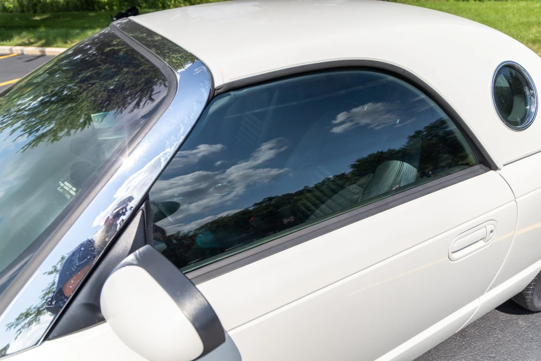 2002 Ford Thunderbird 11th Gen - Image 17 of 31