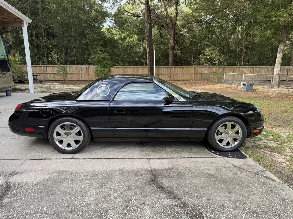 2002 Ford Thunderbird 11th Gen - Image 18 of 31
