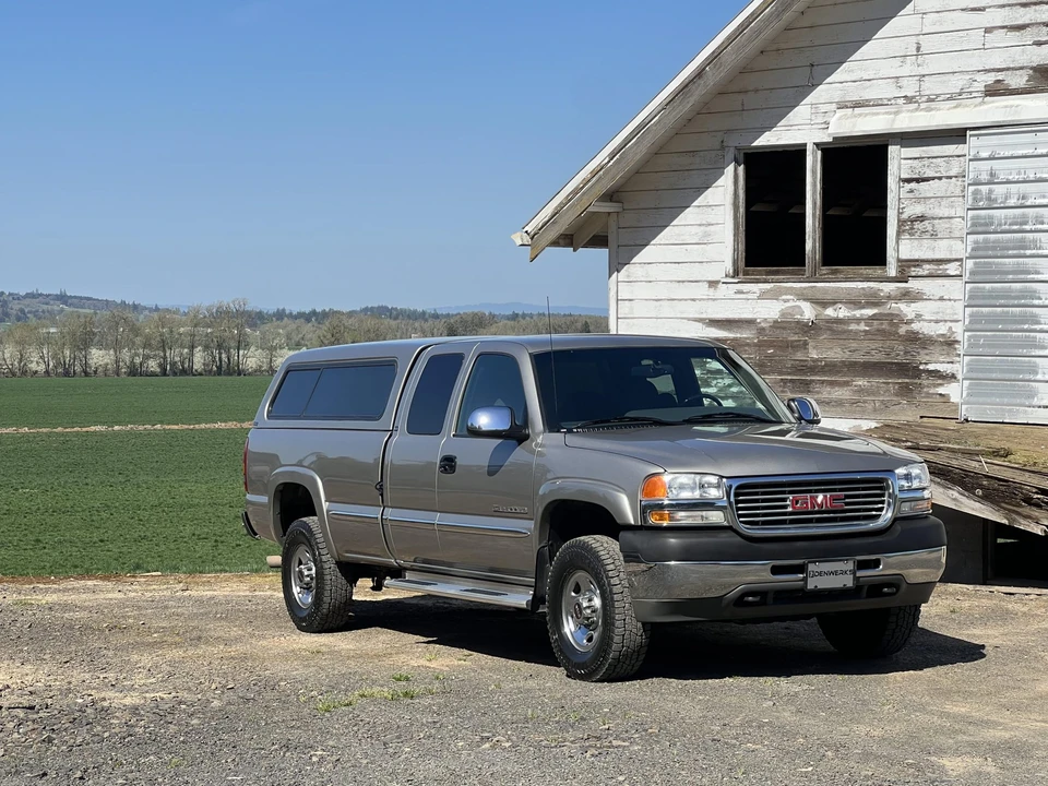 2002 GMC Sierra Heavy Duty 2nd Gen - Image 2 of 31