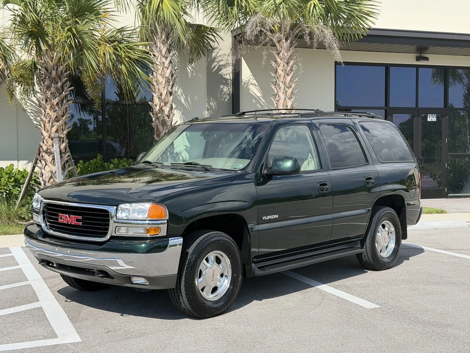 2002 GMC Yukon 2nd Gen - Image 2 of 31