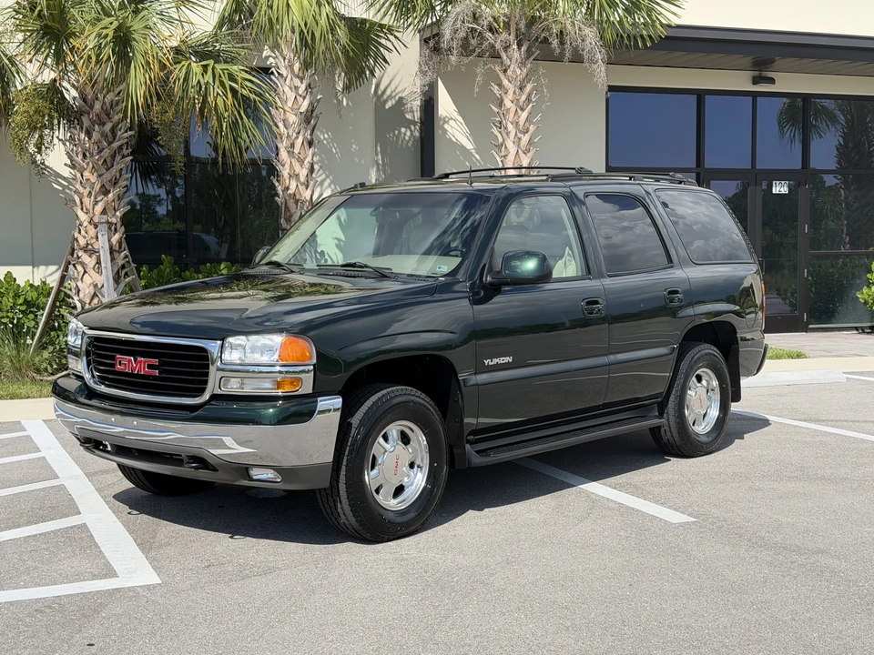 2002 GMC Yukon 2nd Gen - Image 3 of 31