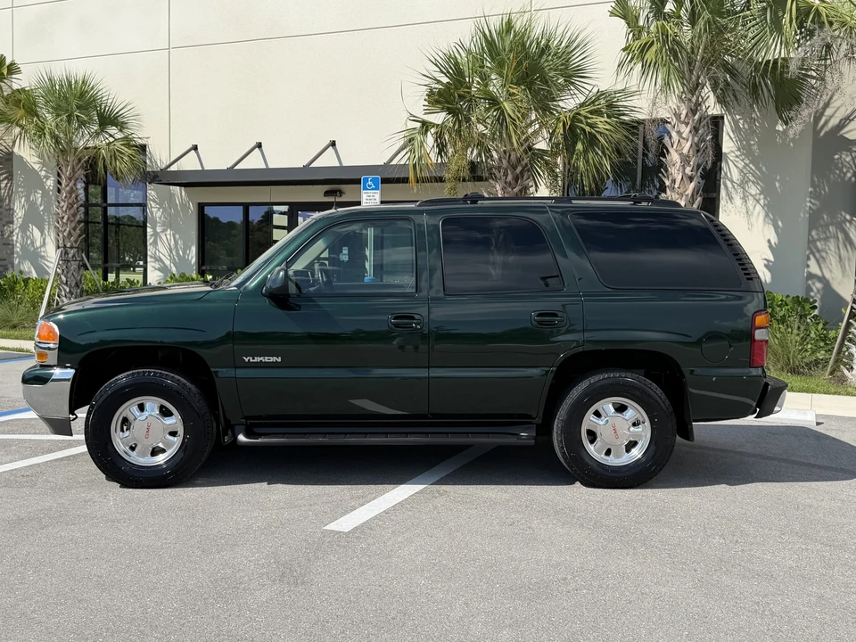 2002 GMC Yukon 2nd Gen - Image 4 of 31