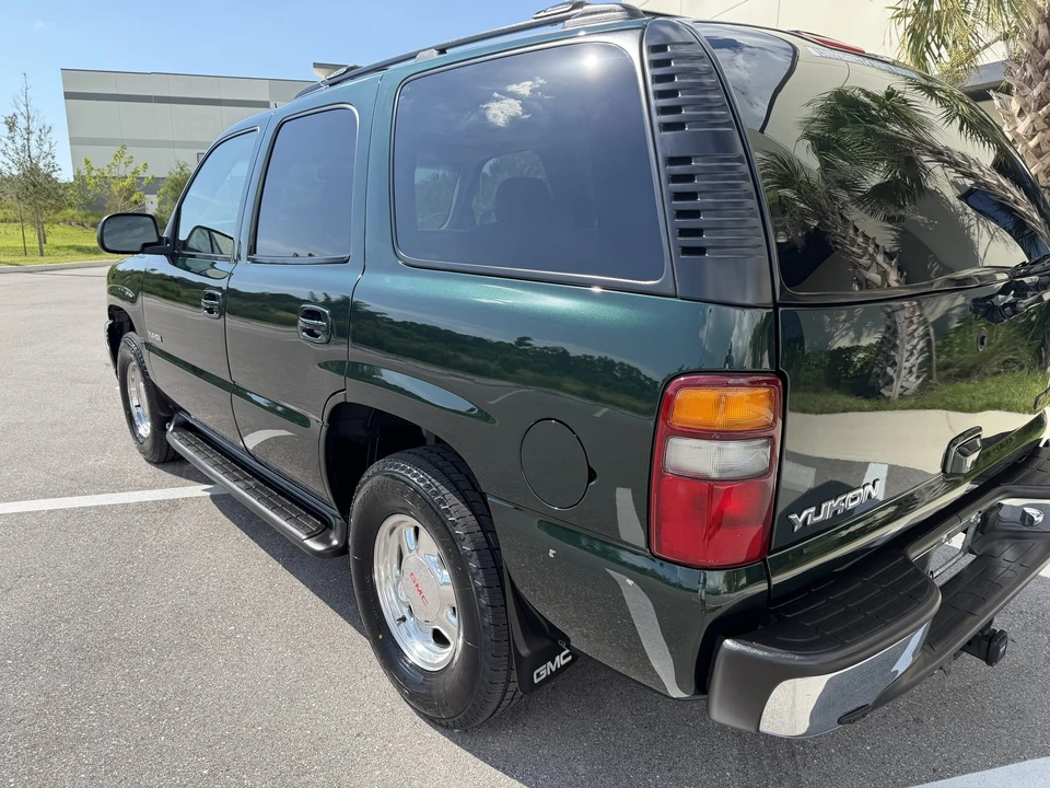 2002 GMC Yukon 2nd Gen - Image 17 of 31