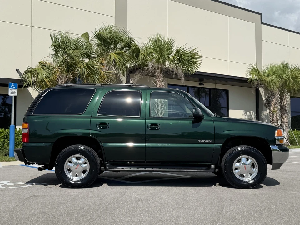 2002 GMC Yukon 2nd Gen - Image 13 of 31