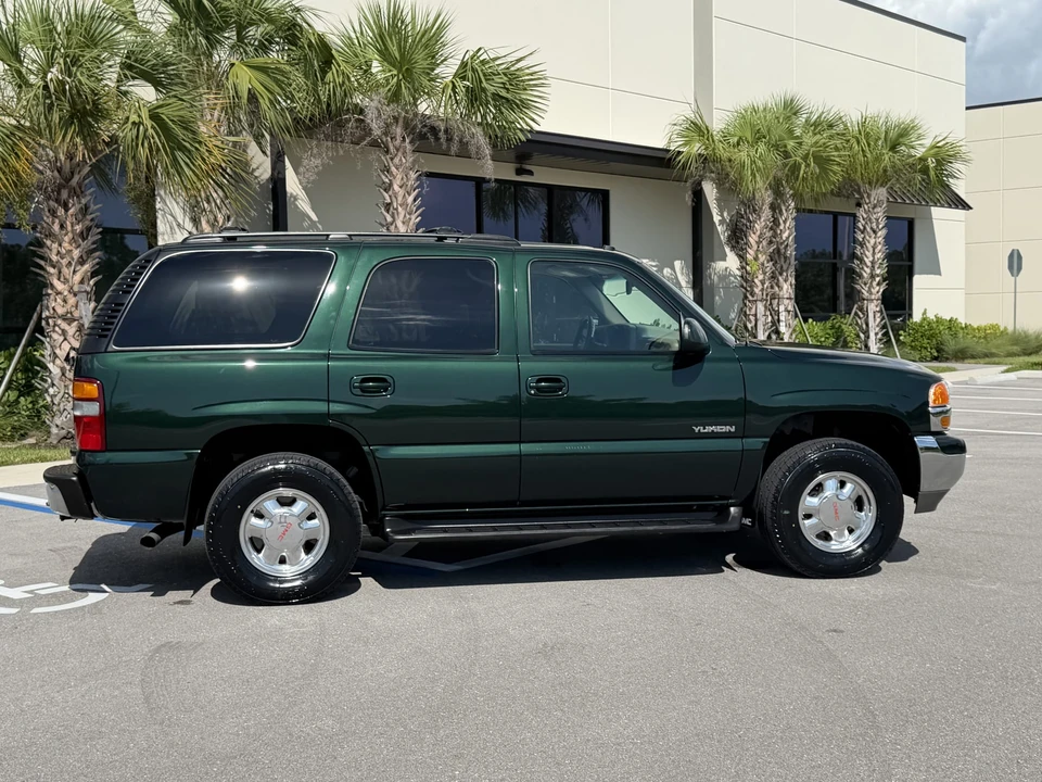 2002 GMC Yukon 2nd Gen - Image 12 of 31
