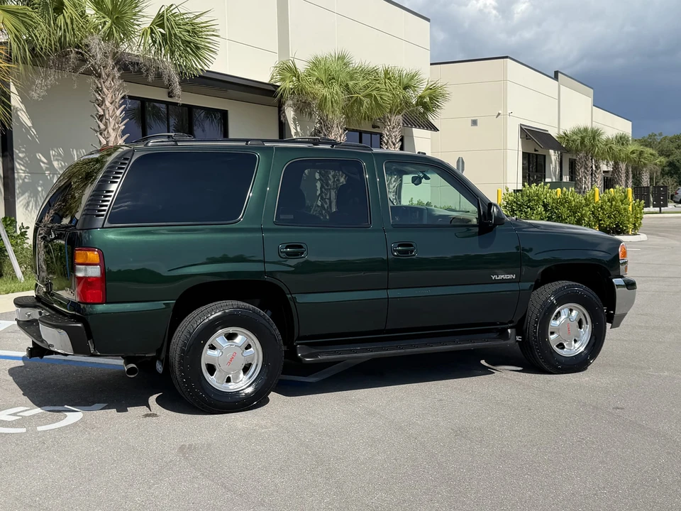 2002 GMC Yukon 2nd Gen - Image 11 of 31