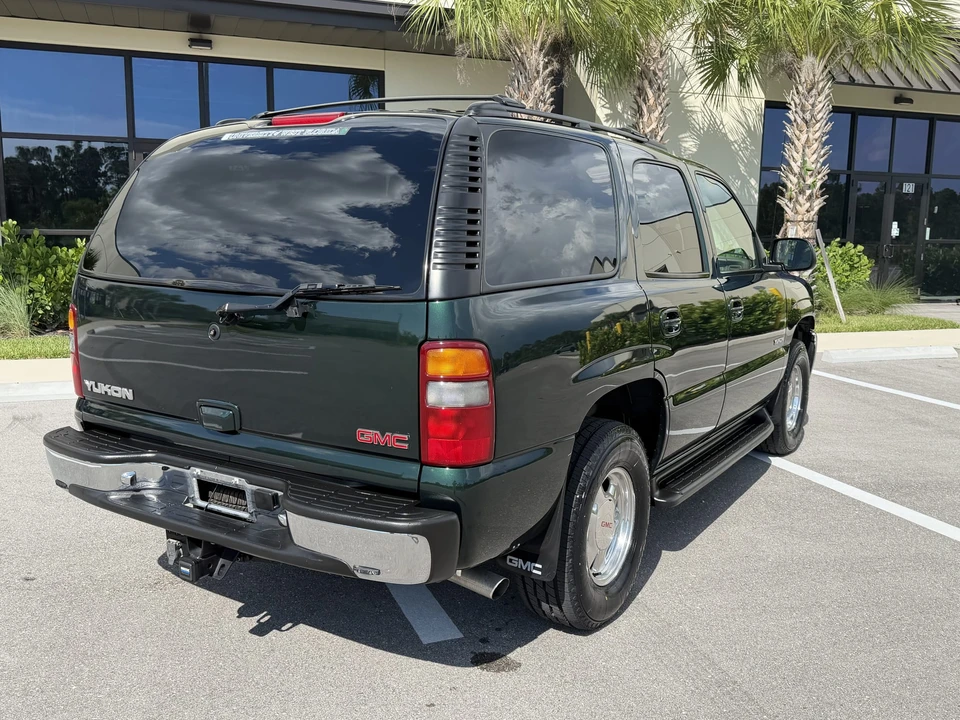 2002 GMC Yukon 2nd Gen - Image 10 of 31
