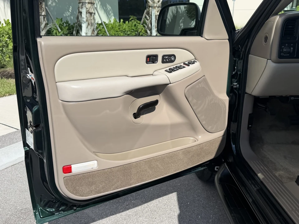 2002 GMC Yukon 2nd Gen - Image 25 of 31
