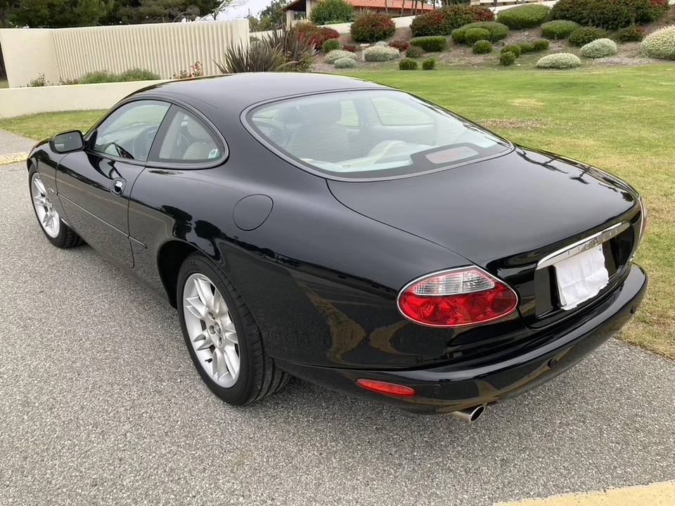 2002 Jaguar X100 XK8 - Image 8 of 31