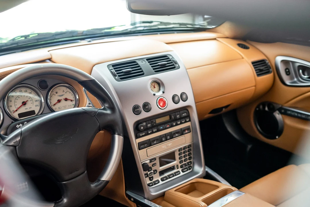 2003 Aston Martin Vanquish 1st Gen - Image 28 of 31