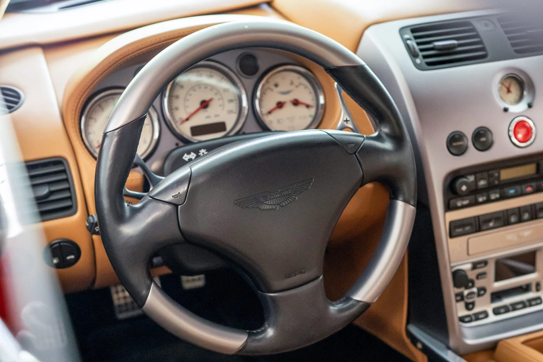 2003 Aston Martin Vanquish 1st Gen - Image 25 of 31