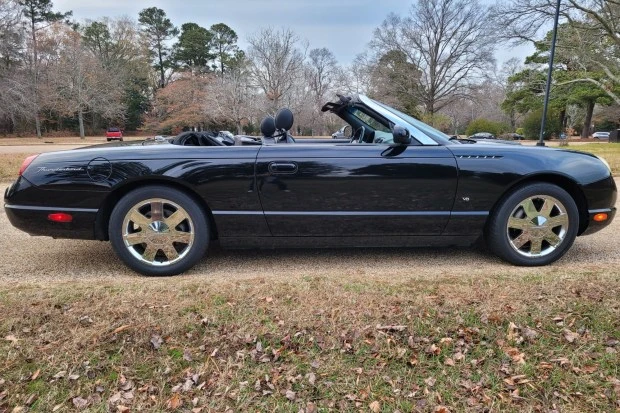 2003 Ford Thunderbird 11th Gen - Image 3 of 8