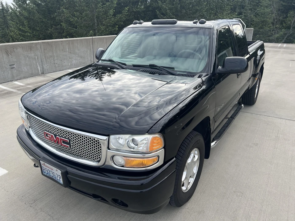 2003 GMC Sierra 2nd Gen - Image 3 of 31