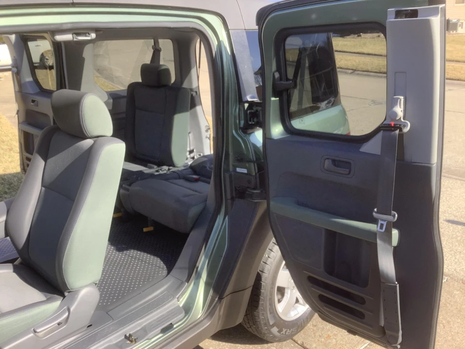 2003 Honda Element - Image 28 of 31