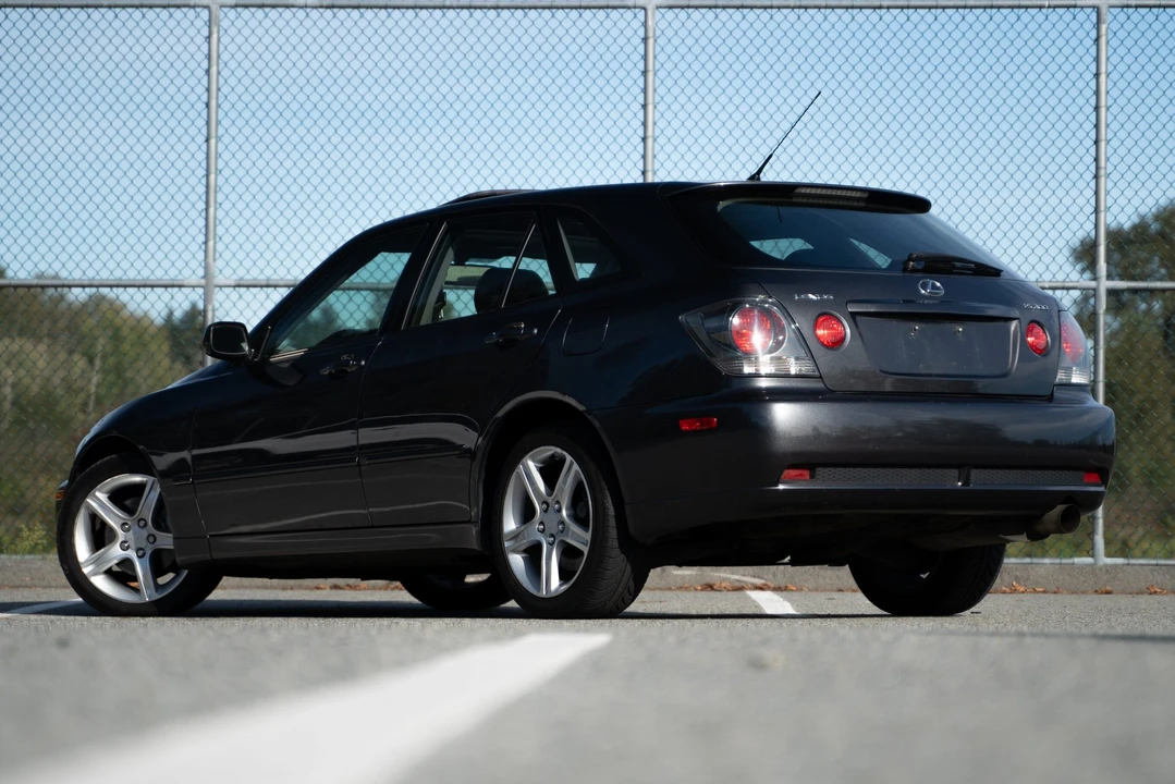 2003 Lexus IS 1st Gen - Image 14 of 31