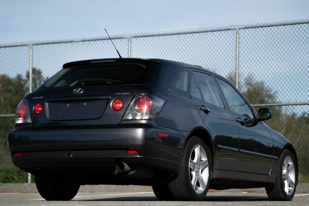 2003 Lexus IS 1st Gen - Image 21 of 31