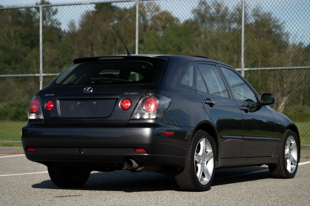 2003 Lexus IS 1st Gen - Image 22 of 31