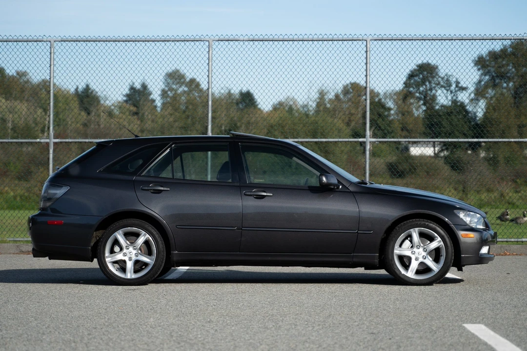 2003 Lexus IS 1st Gen - Image 26 of 31