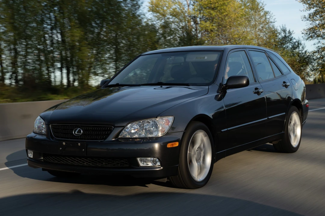 2003 Lexus IS 1st Gen - Image 5 of 31