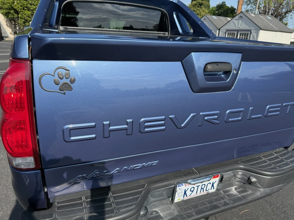2004 Chevrolet Avalanche - Image 23 of 31