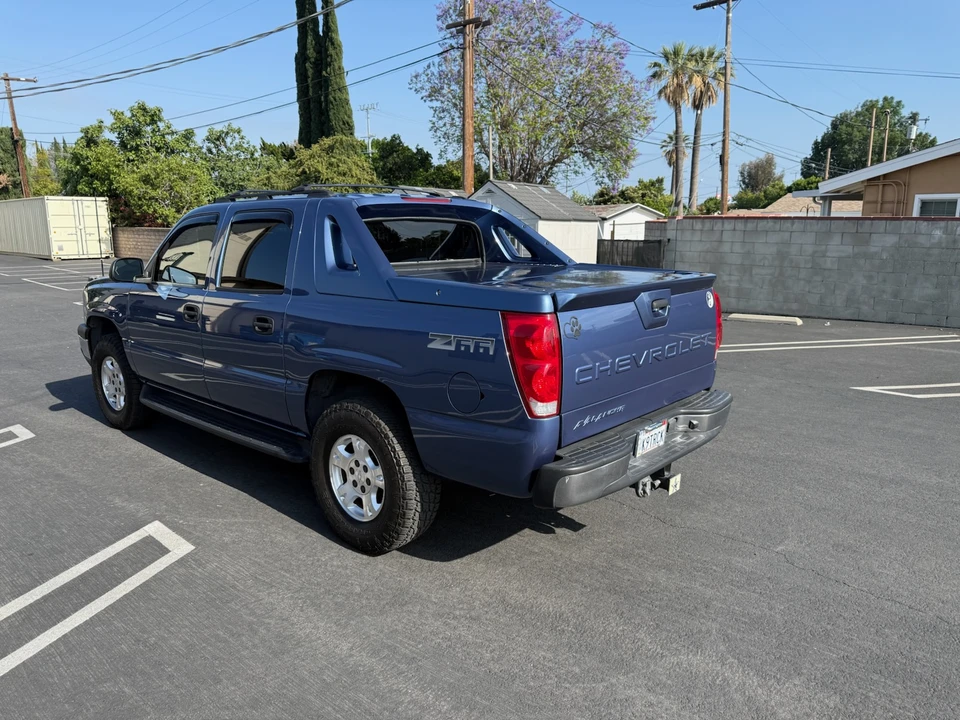 2004 Chevrolet Avalanche - Image 5 of 31