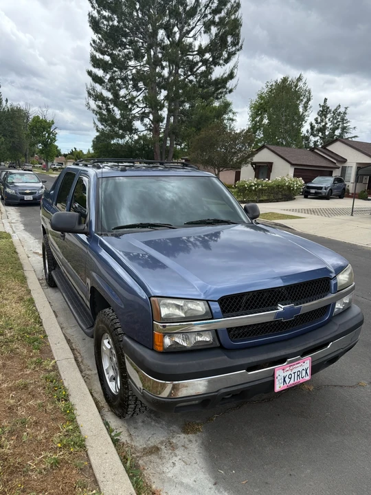 2004 Chevrolet Avalanche - Image 2 of 31