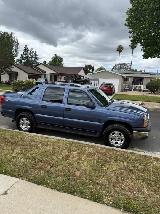 2004 Chevrolet Avalanche - Image 8 of 31