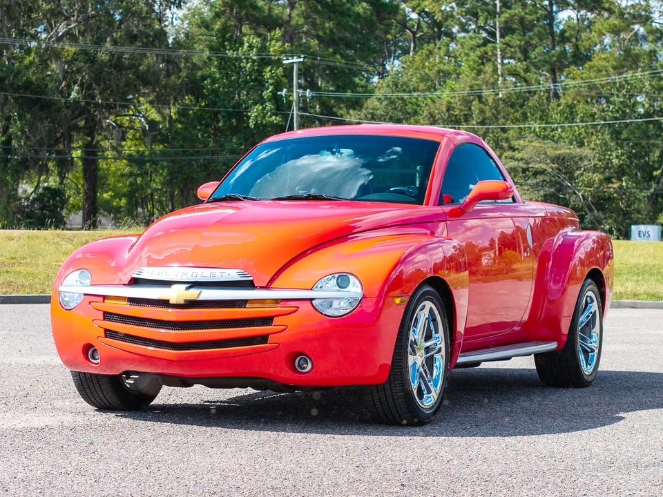 2004 Chevrolet SSR - Image 10 of 31