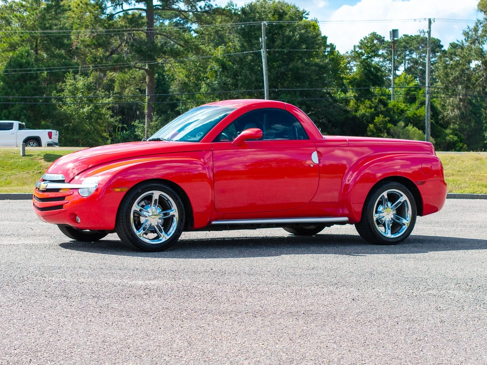 2004 Chevrolet SSR - Image 13 of 31