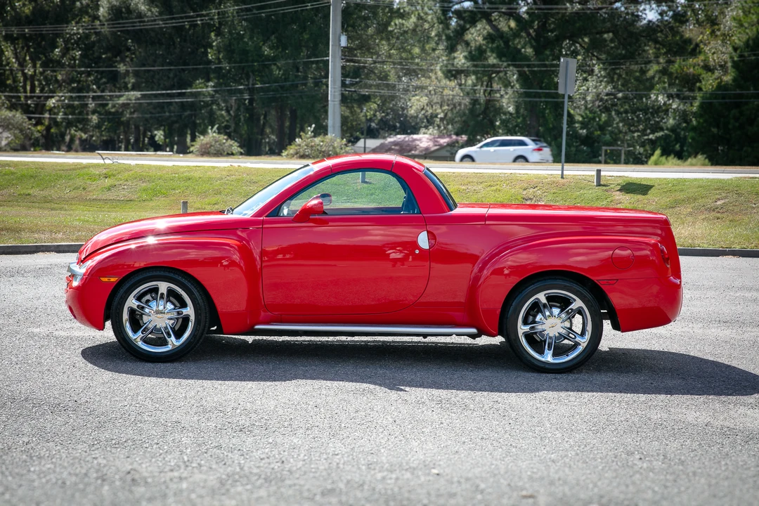 2004 Chevrolet SSR - Image 16 of 31