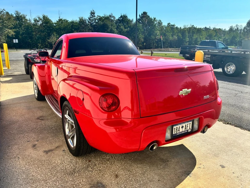 2004 Chevrolet SSR - Image 26 of 31