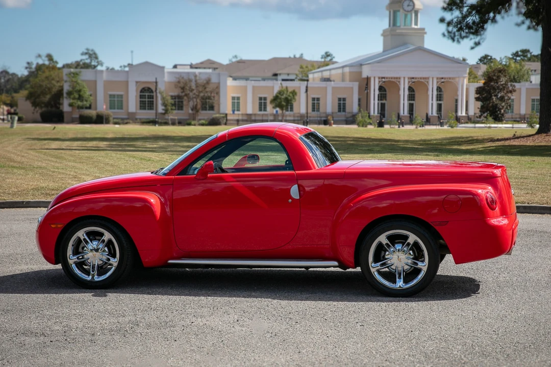 2004 Chevrolet SSR - Image 15 of 31