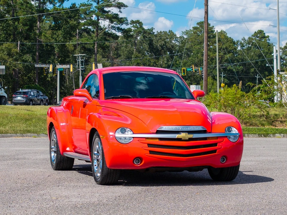 2004 Chevrolet SSR - Image 5 of 31