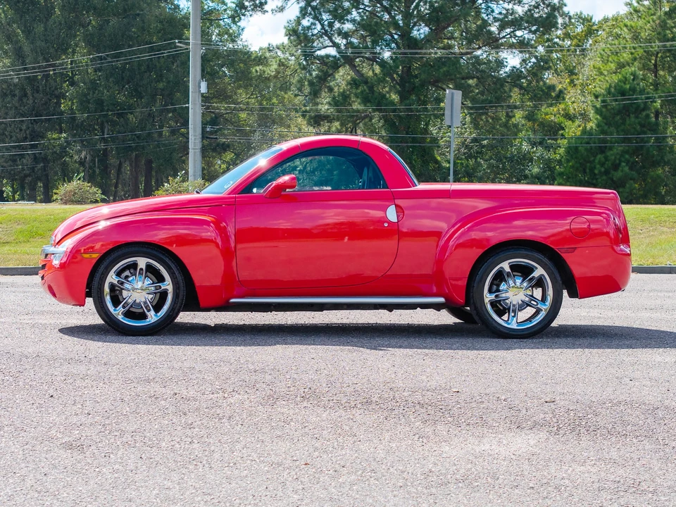 2004 Chevrolet SSR - Image 14 of 31