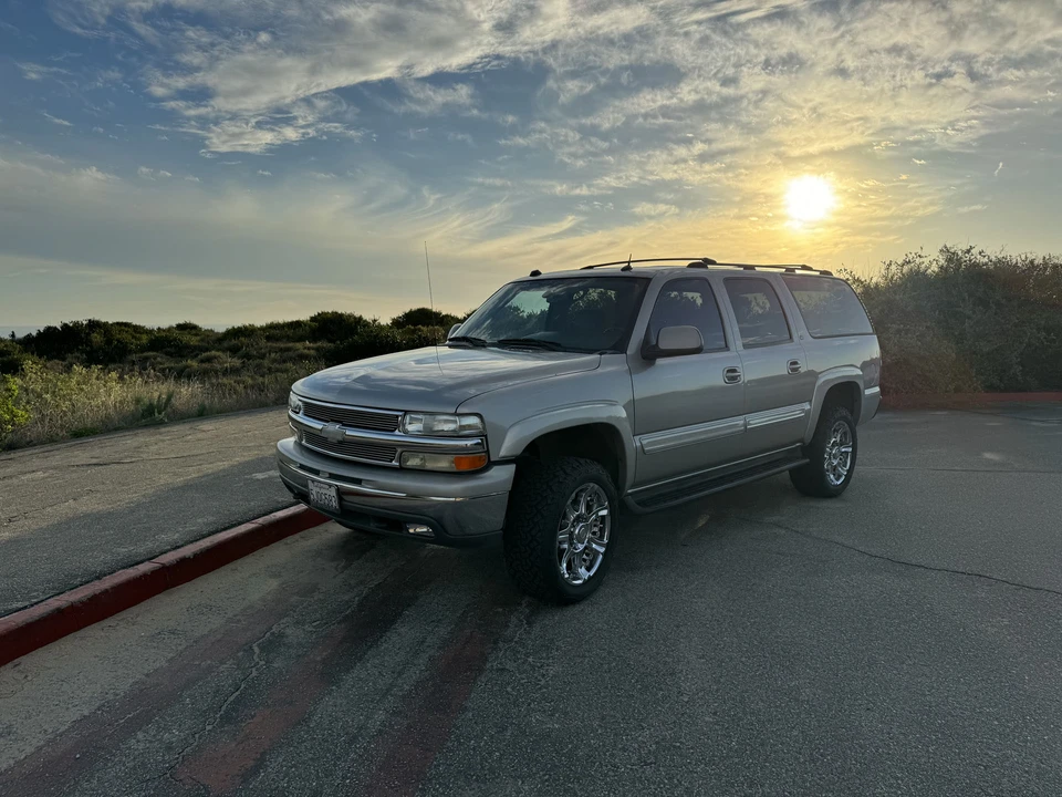 2004 Chevrolet Suburban 9th Gen - Image 13 of 31