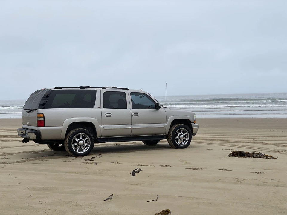 2004 Chevrolet Suburban 9th Gen - Image 18 of 31