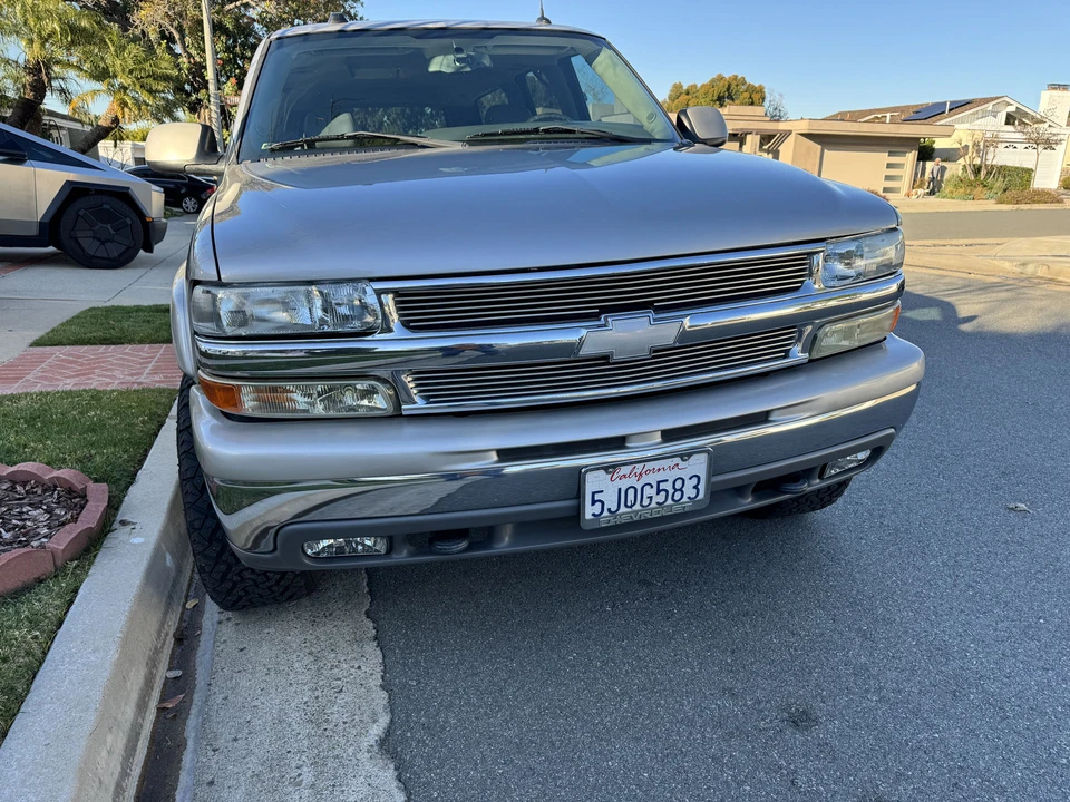 2004 Chevrolet Suburban 9th Gen - Image 24 of 31